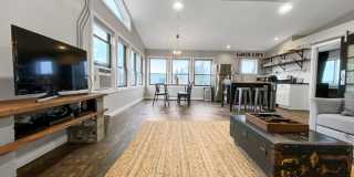 Portland Loft: Fully Furnished Loft Living with views of the golf course $300 Utility Fee Gallery 19