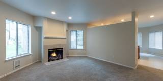 Beautifully Remodeled 2 Bed 2 Bath Redmond Condo! Gallery 3