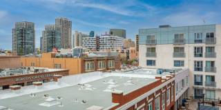 Stylish & Spacious Courtyard-Facing Condo in the Heart of Gaslamp Gallery 32