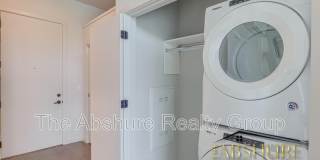 Yancey Street Gallery 21