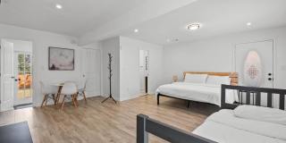 414 Charles Place Gallery 24