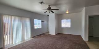 Beautiful 2 bedroom / 1 bathroom unit with all APPLIANCES included Gallery 26