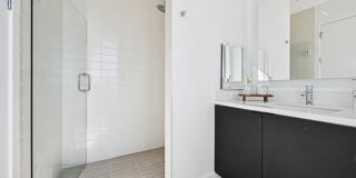 Evani 3223 Wilshire Gallery 42