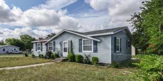 1402 Elyse Dr Gallery 3