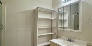 Spacious 2 Bed 2 Bath Condo in Aurora! Across from Community Pool!! Spacious 2 Bed 2 Bath Condo in Aurora! Across from Community Pool!! Gallery 13