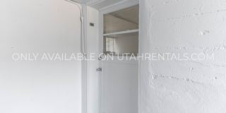 233 W 400 N Gallery 11