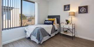 Three Crown Gallery 16