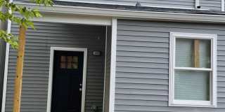 Beautifully  Renovated 2 bed 2 bath Home in Shelby Park! Gallery 4