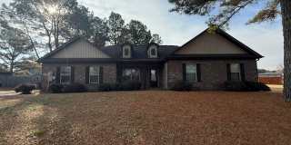 Well Maintained 4 Bed 2 full bath House Gallery 1