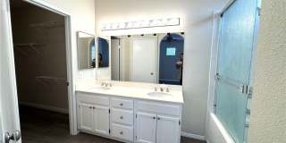 88 Mission Court Gallery 7