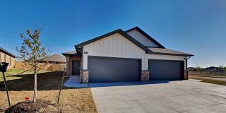 Luxury 3 Bedroom 2 Bathroom Duplex in Piedmont Schools Gallery 3