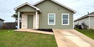 Full appliance package included: washer dryer and updated digital refrigerator! Full appliance package included: washer dryer and updated digital refrigerator! Gallery 1