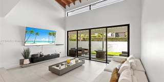 207 Holiday Dr Gallery 26
