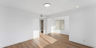 *Limited Move In Special for April Lease Start Date- $750 Off First Month's Rent! *OCEAN VIEWS! Renovated 2 Bed, 2.5 Bath Townhome in San Clemente! Gallery 31