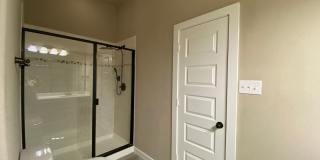 3/2/2  Located between New Braunfels & Seguin / Fridge Included /  Fenced Backyard / CISD Gallery 22