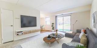 Orchard Square Gallery 19