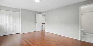 Welcome to Jackson Oak! This stunning 3-level townhome is now available for rent and offers the perfect blend of modern luxury and comfortable living. Gallery 18