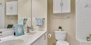Resort-Style High View Townhome with 2-Car Garage, Private Office & Walkable Hunt Valley Location Gallery 31