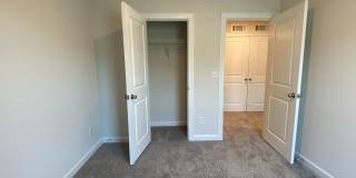 Room in 4 Bedroom Home at Tears Ln Gallery 25
