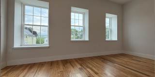 160 Main St Gallery 25