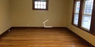 Unique 8 bed 2bath HOUSE with Yard,  Basement , Easy Parking Gallery 14