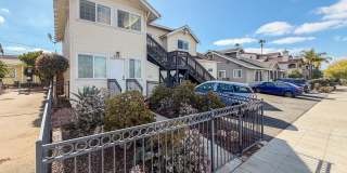 SD: Bright 2BD/2BA Unit in University Heights with A/C, In-Unit Laundry & 1 Reserved Parking SD: Bright 2BD/2BA Unit in University Heights with A/C, In-Unit Laundry & 1 Reserved Parking Gallery 1
