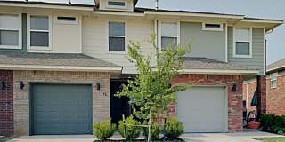 3 Bedroom 2 Bath Townhouse in Moore Schools Gallery 1