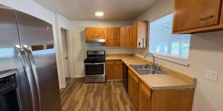 Newly Updated - Spacious 5 Bed 2 Bath Home Gallery 16