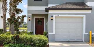 8212 CRESCENT OAKS Drive Gallery 1