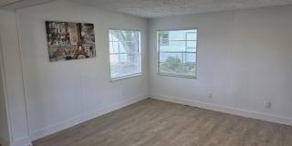 FOR RENT!!! SIMPLY STUNNING AND SPACIUS 3 BED 2 BATH SINGLE FAMILY HOME.. Gallery 10