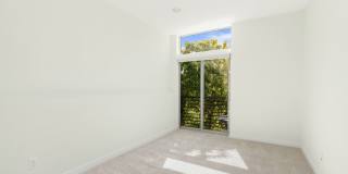 Eastlake Townhome with Rooftop Deck, Views & Dedicated Parking, 2 Bed + Office, 2 Bath Gallery 7
