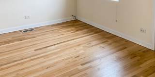 2318 North Southport Ave. Apt. Gallery 6