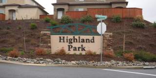 Great 4 Bedroom Condo With Upgrades! Highland Park Subdivision Gallery 1