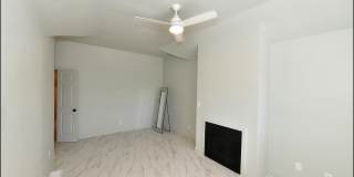 31 STRATFORD HALL Circle Gallery 27