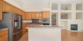 Highly Desirable Executive Home: 4 Bedrooms, 3 Bathrooms of Luxury Living Gallery 14