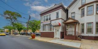 115 Jefferson Ave Gallery 1