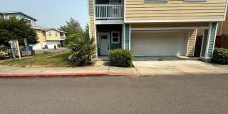 Beautifully Updated 3 Bed, 2.5 Bath Townhome in Monroe Gallery 4