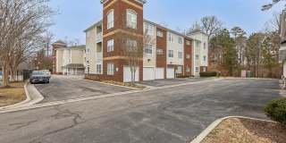 Riverside Condo-RARE-Ready Now Gallery 1