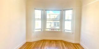 Richmond Dist. Bright 1 Bed/! Bath Flat w/ Hardwood Floors and Walk In Closets Gallery 1