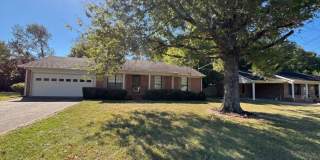 Charming Brick Home in North Jackson! Charming Brick Home in North Jackson! Gallery 1