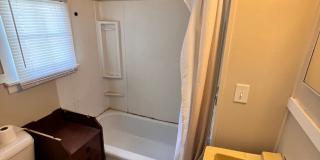 3 Bedroom 2 Bath Located Near Campus Gallery 5