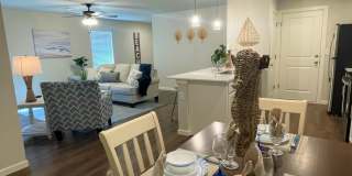 3 Bed 2 Bath 2 Car Duplex Freedom Villas in Midwest City, OK Gallery 6