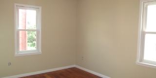 2 Bedroom, 1 Bath Townhome in trendy Bloomfield.  Convenient! Gallery 14