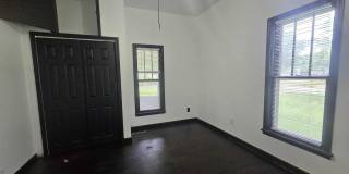 Charming Corner lot for rent! Gallery 13