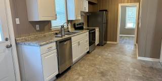 2 Bedroom 1 Bath walking distance to downtown in Amazing Neighborhood Gallery 5