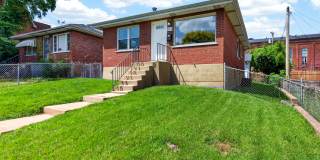 905 Russell Boulevard Gallery 1