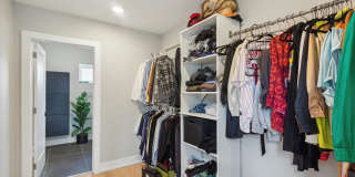 1500 N MYRTLEWOOD Street Gallery 17