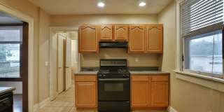 BEAUTIFUL RENOVATED HOME Gallery 7