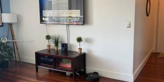 1000 West Avenue Gallery 8