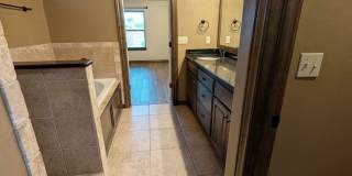 3 Bed Plus Study in Mustang Schools Gallery 15